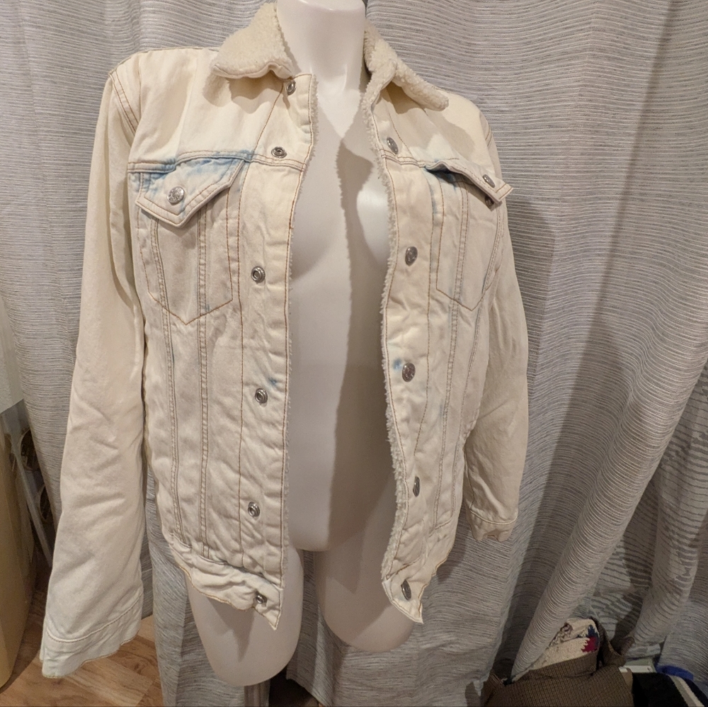 Women's Fleece Lined Light Denim Jacket - M